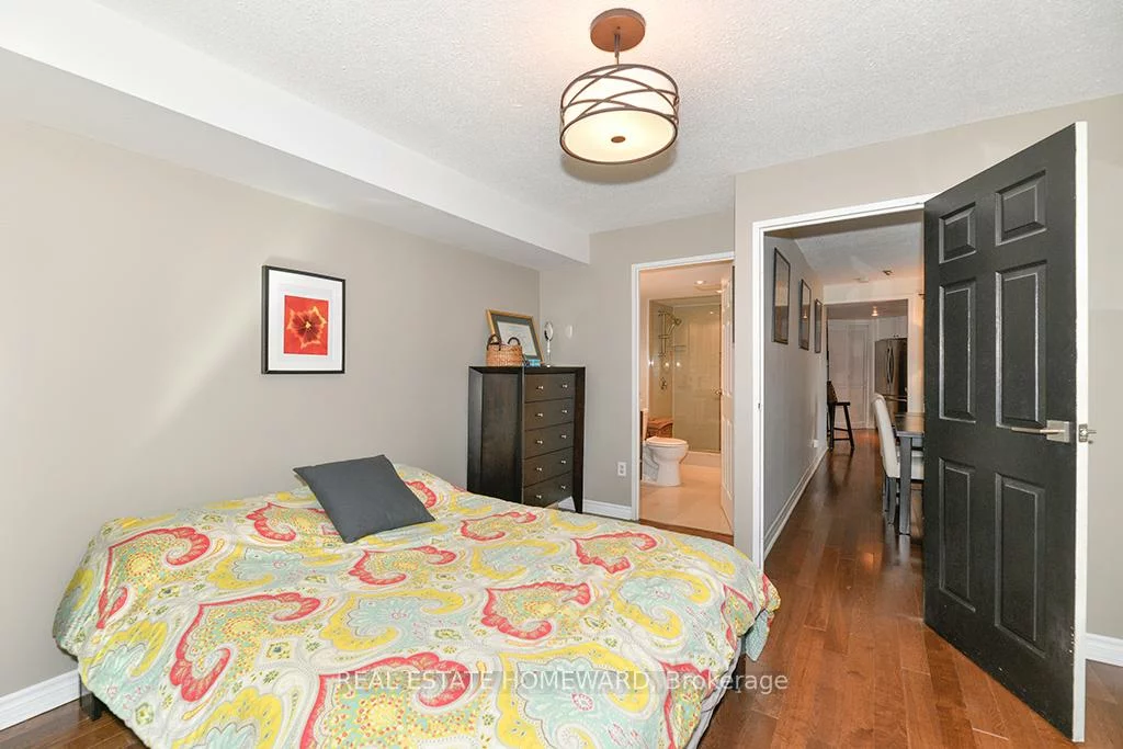 77, Maitland, Cabbagetown-South St. James Town, Toronto