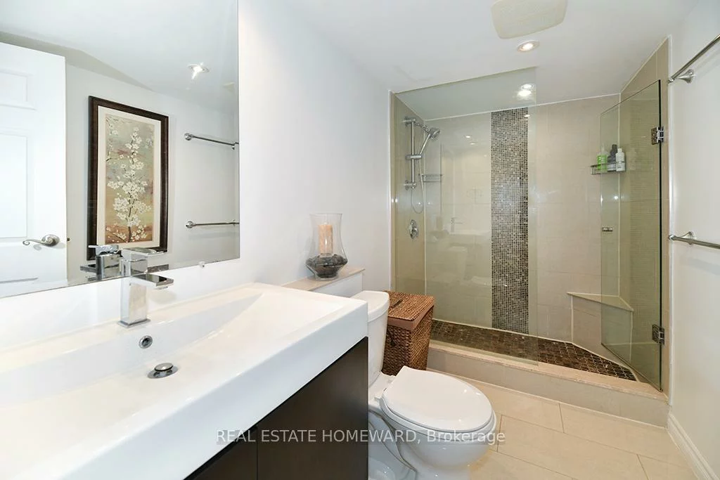 77, Maitland, Cabbagetown-South St. James Town, Toronto