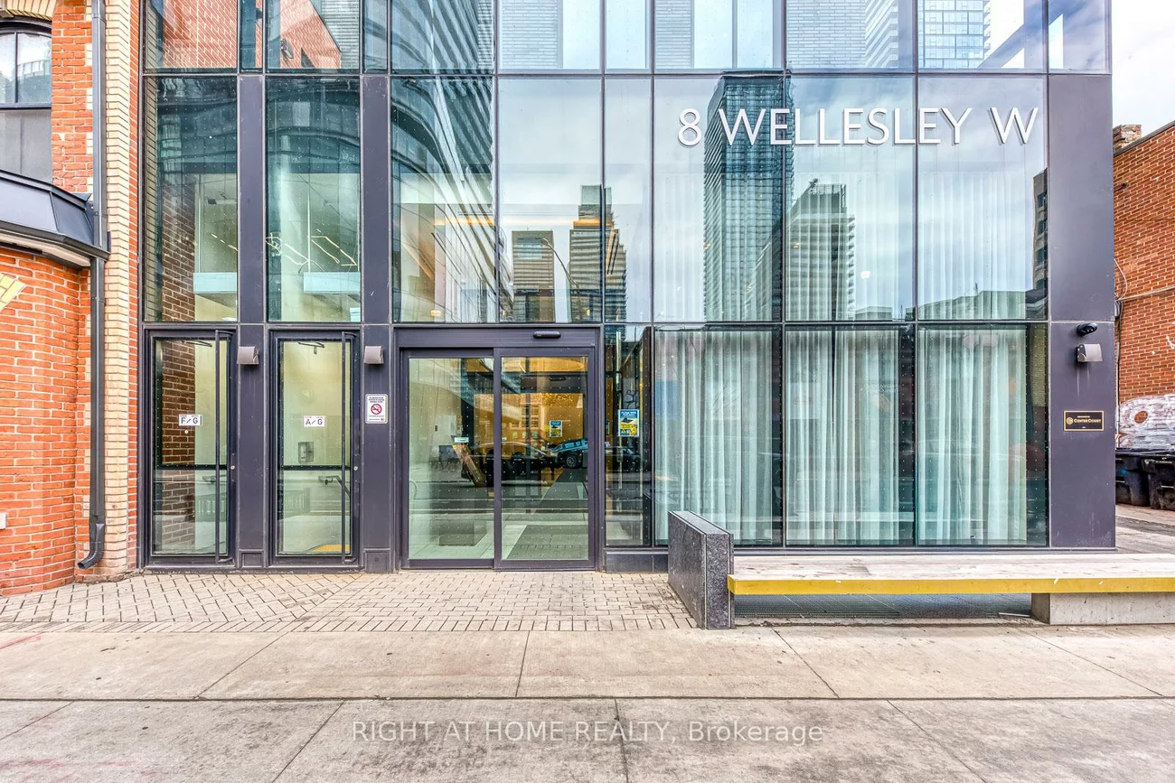 8, Wellesley, Bay Street Corridor, Toronto