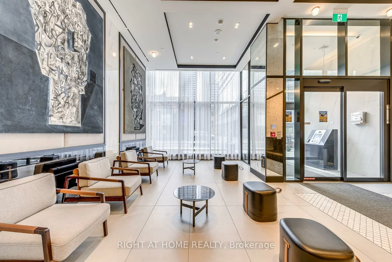 8, Wellesley, Bay Street Corridor, Toronto