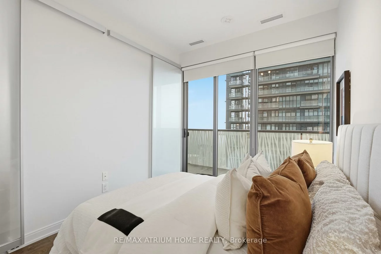 50, Charles, Church-Yonge Corridor, Toronto