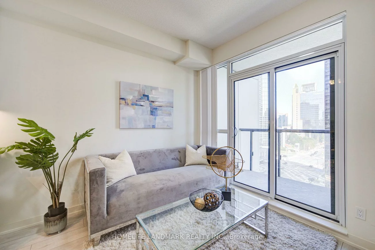 4955, yonge, Willowdale East, Toronto