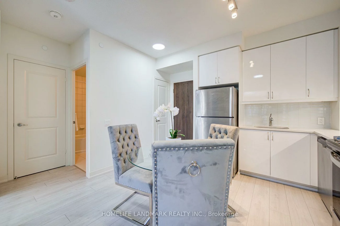 4955, yonge, Willowdale East, Toronto