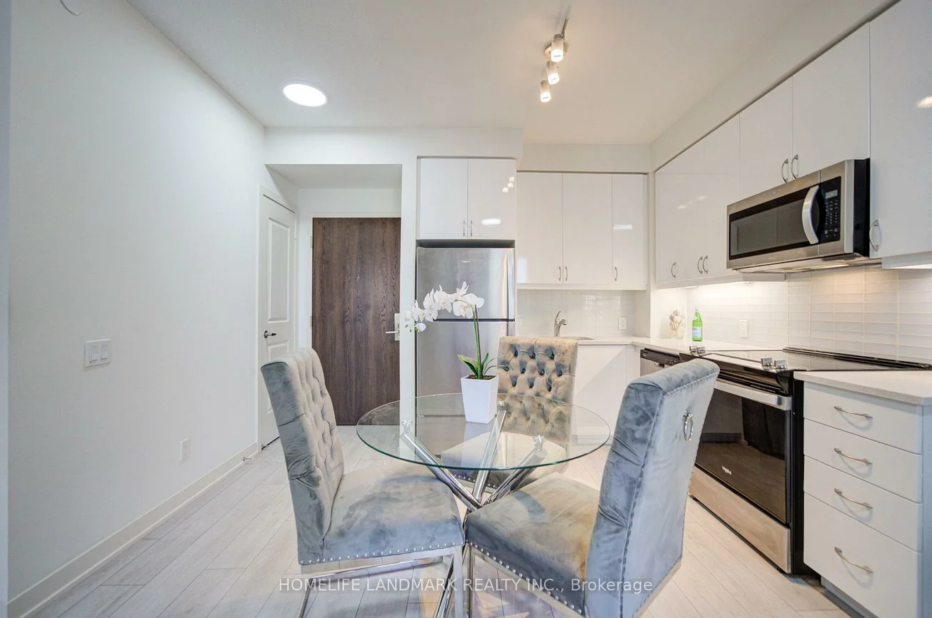 4955, yonge, Willowdale East, Toronto