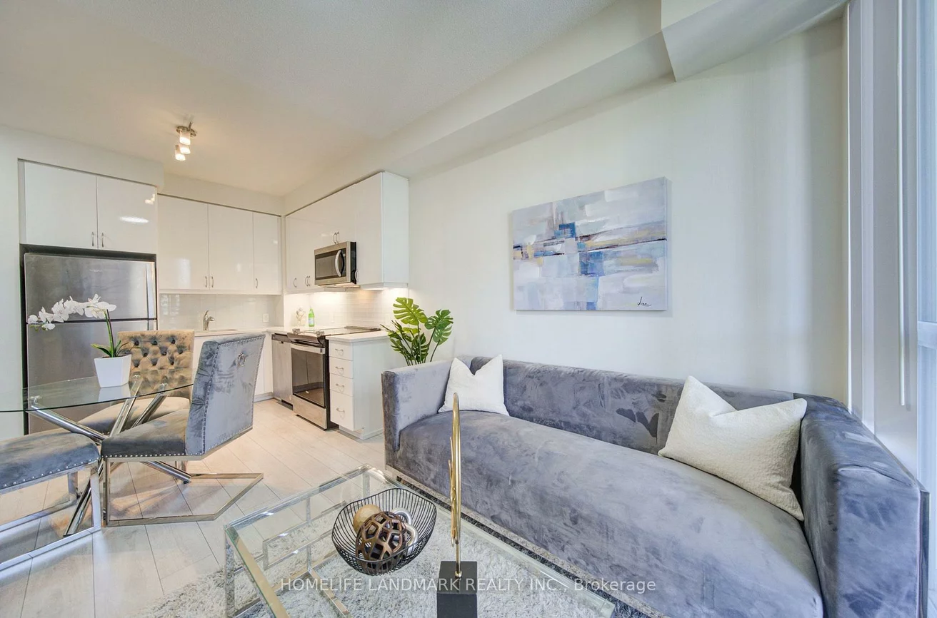 4955, yonge, Willowdale East, Toronto