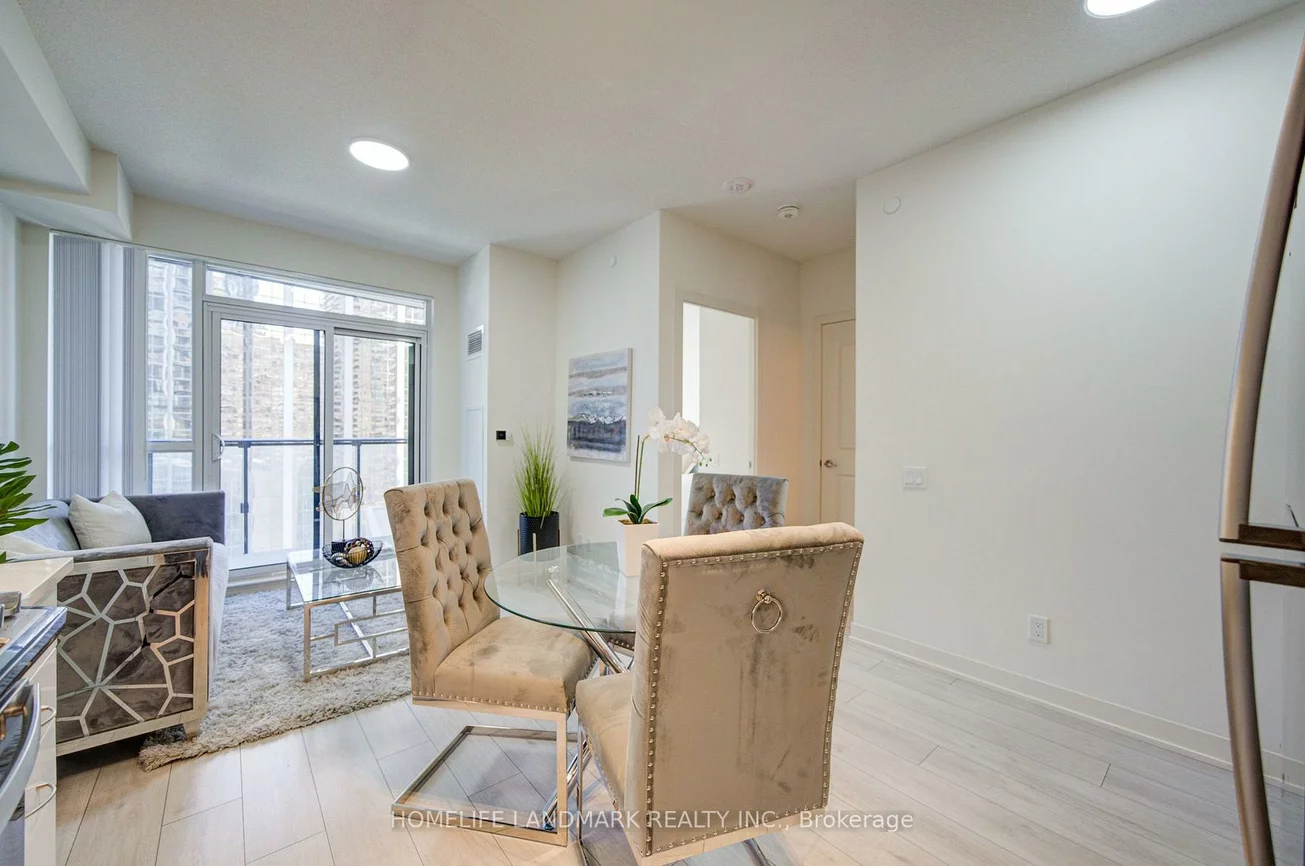 4955, yonge, Willowdale East, Toronto
