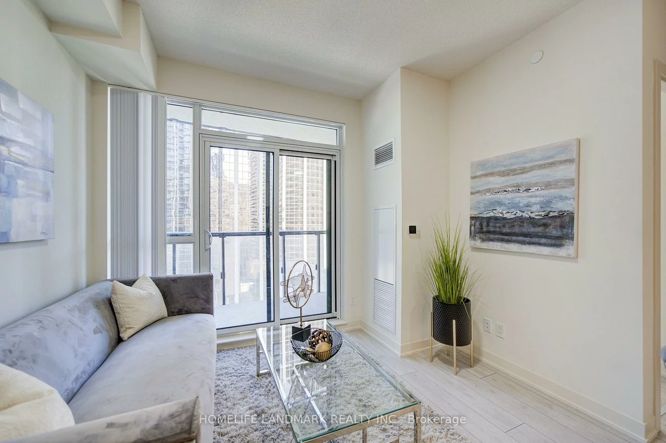 4955, yonge, Willowdale East, Toronto