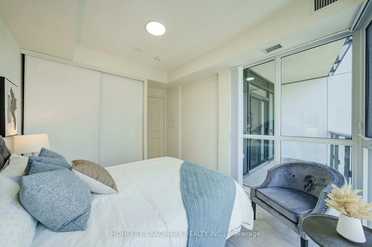 4955, yonge, Willowdale East, Toronto