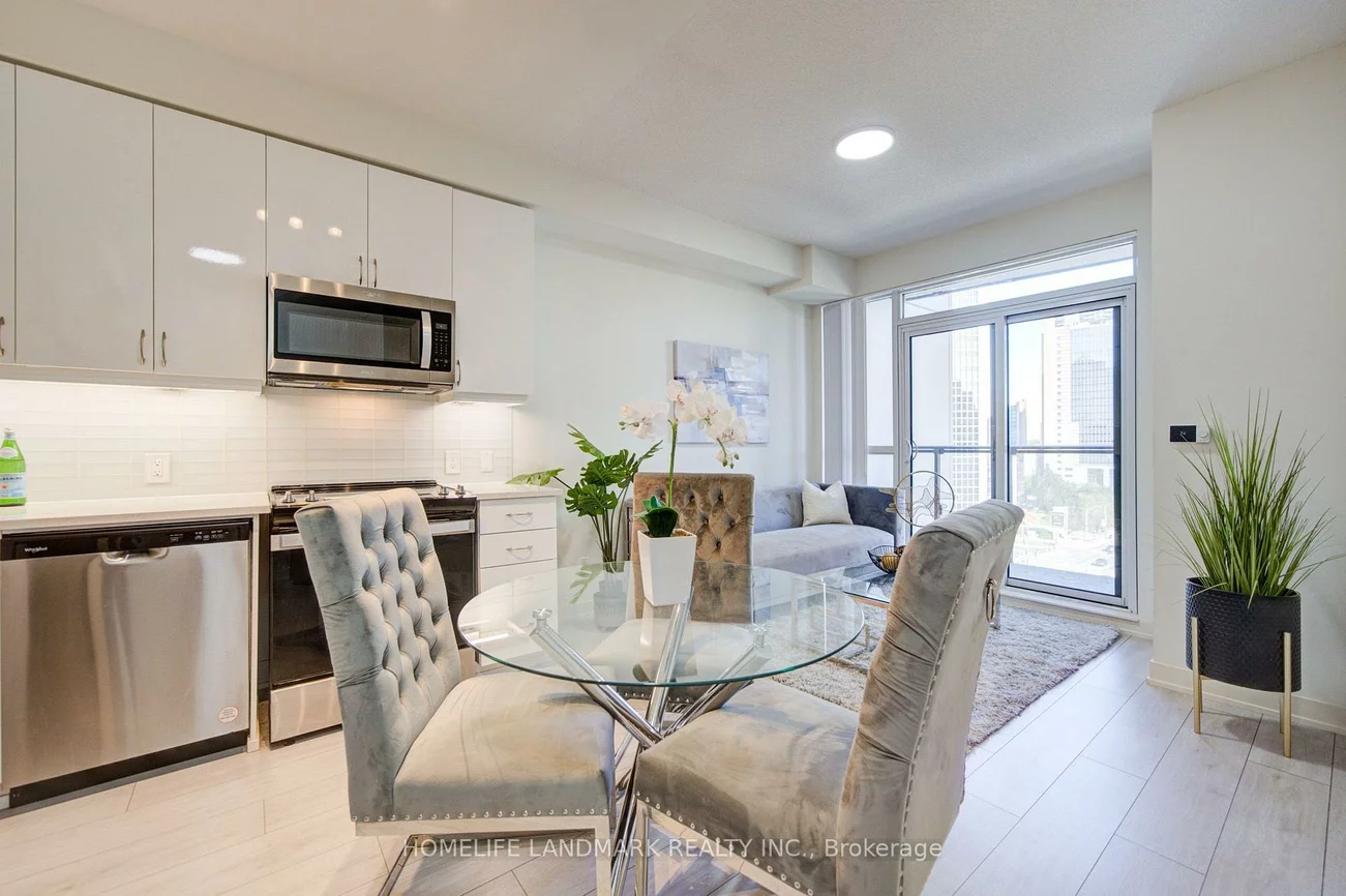 4955, yonge, Willowdale East, Toronto