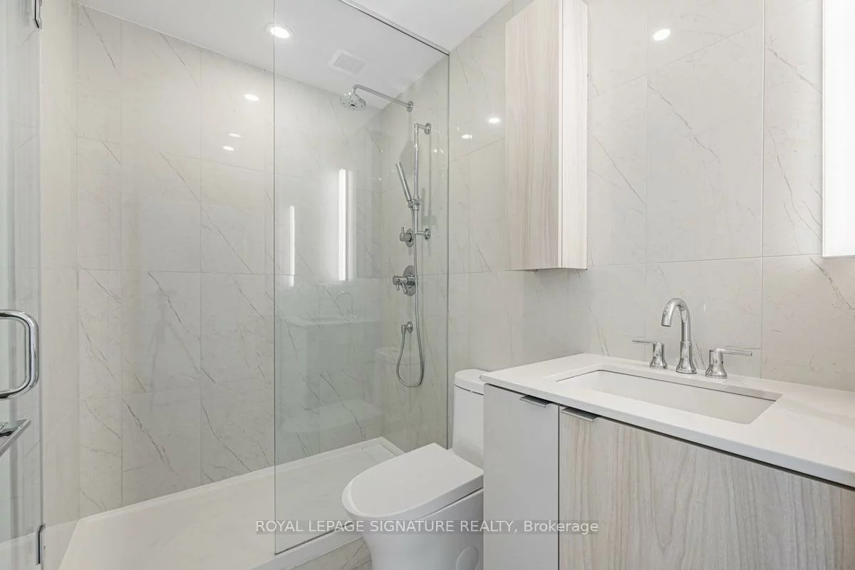 15, Mercer, Waterfront Communities C1, Toronto