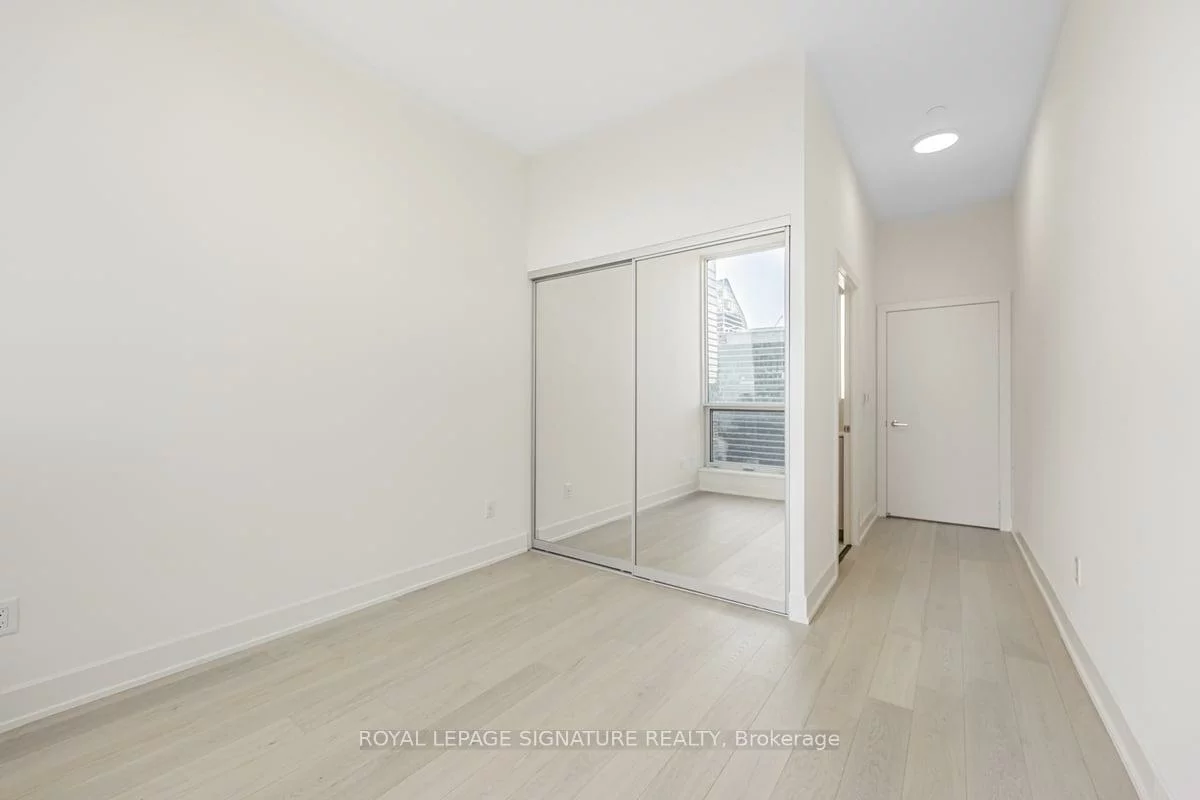 15, Mercer, Waterfront Communities C1, Toronto