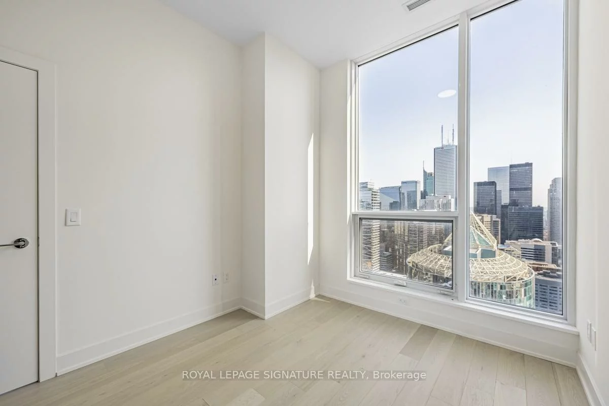 15, Mercer, Waterfront Communities C1, Toronto