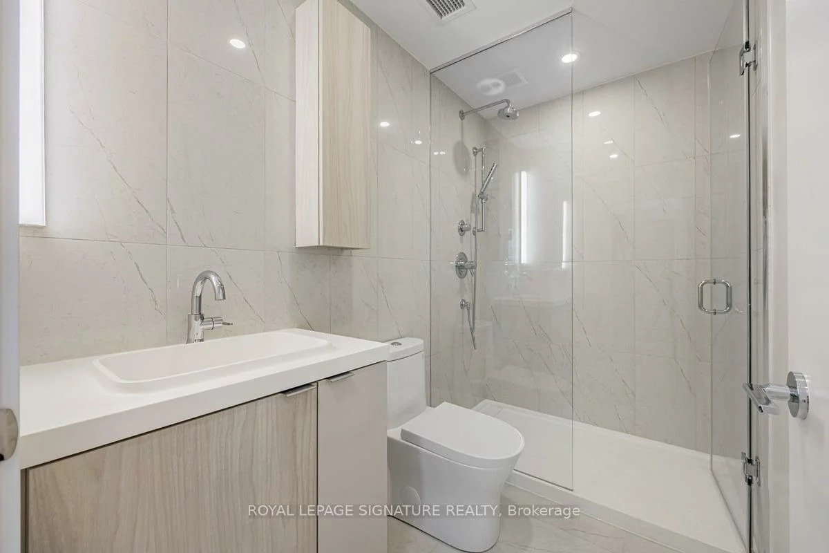 15, Mercer, Waterfront Communities C1, Toronto