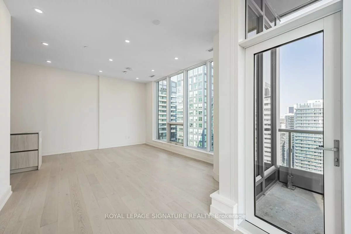 15, Mercer, Waterfront Communities C1, Toronto