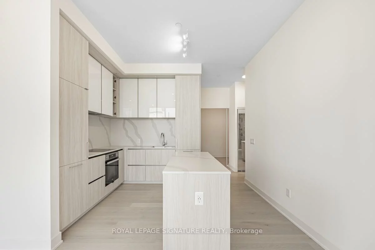 15, Mercer, Waterfront Communities C1, Toronto
