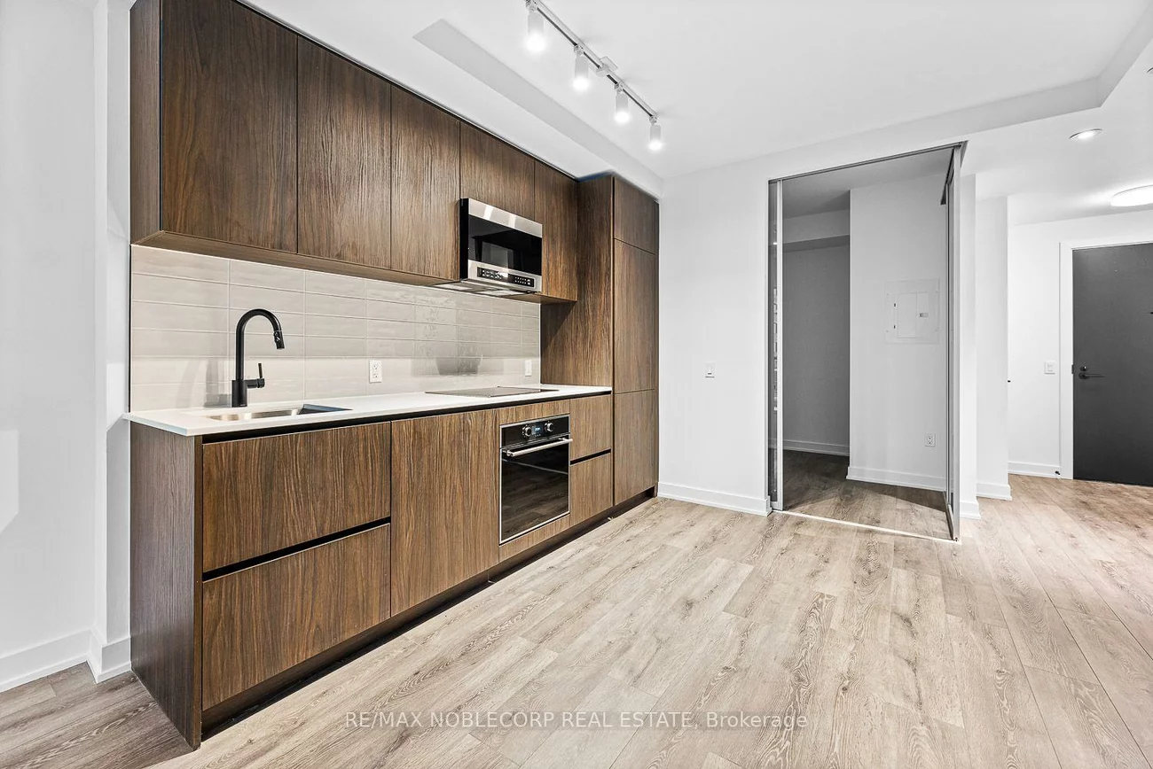 117, Broadway, Mount Pleasant West, Toronto