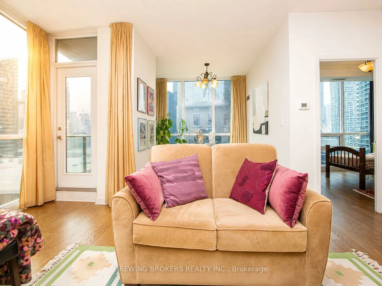 18, Harbour, Waterfront Communities C1, Toronto