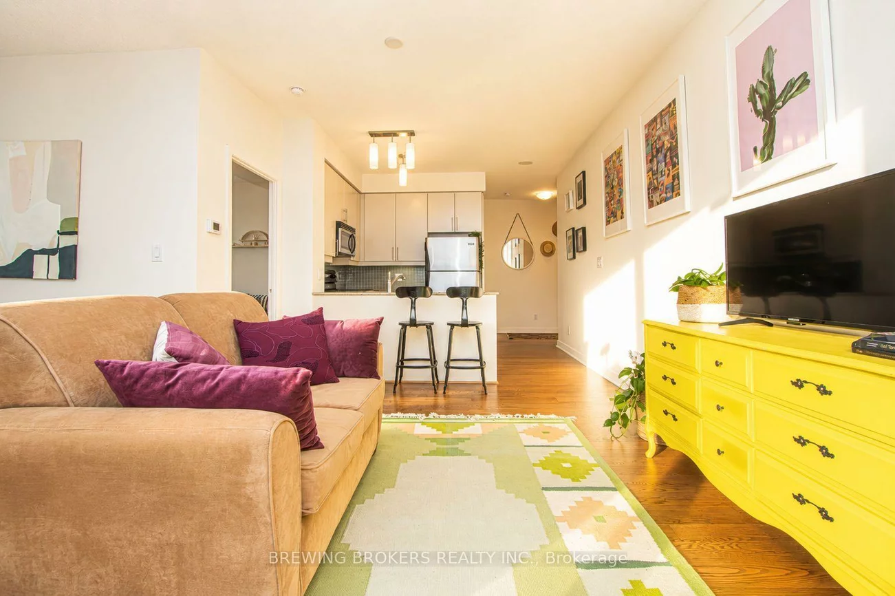 18, Harbour, Waterfront Communities C1, Toronto