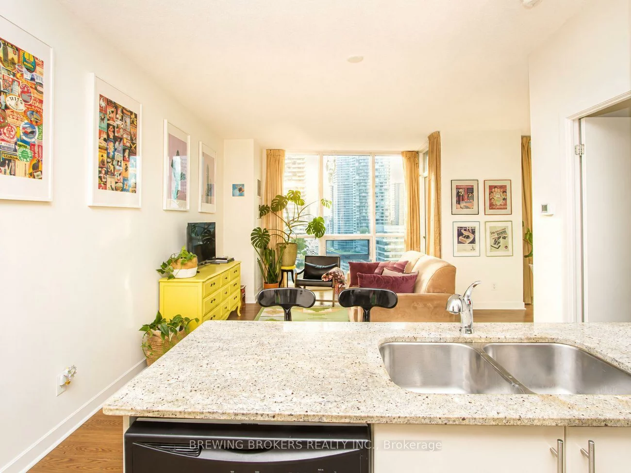 18, Harbour, Waterfront Communities C1, Toronto