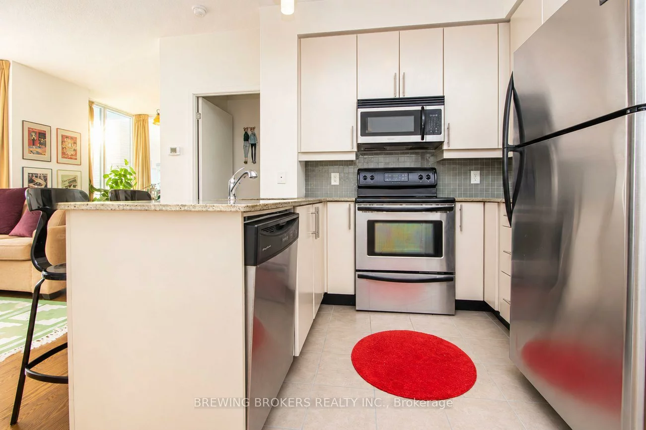 18, Harbour, Waterfront Communities C1, Toronto