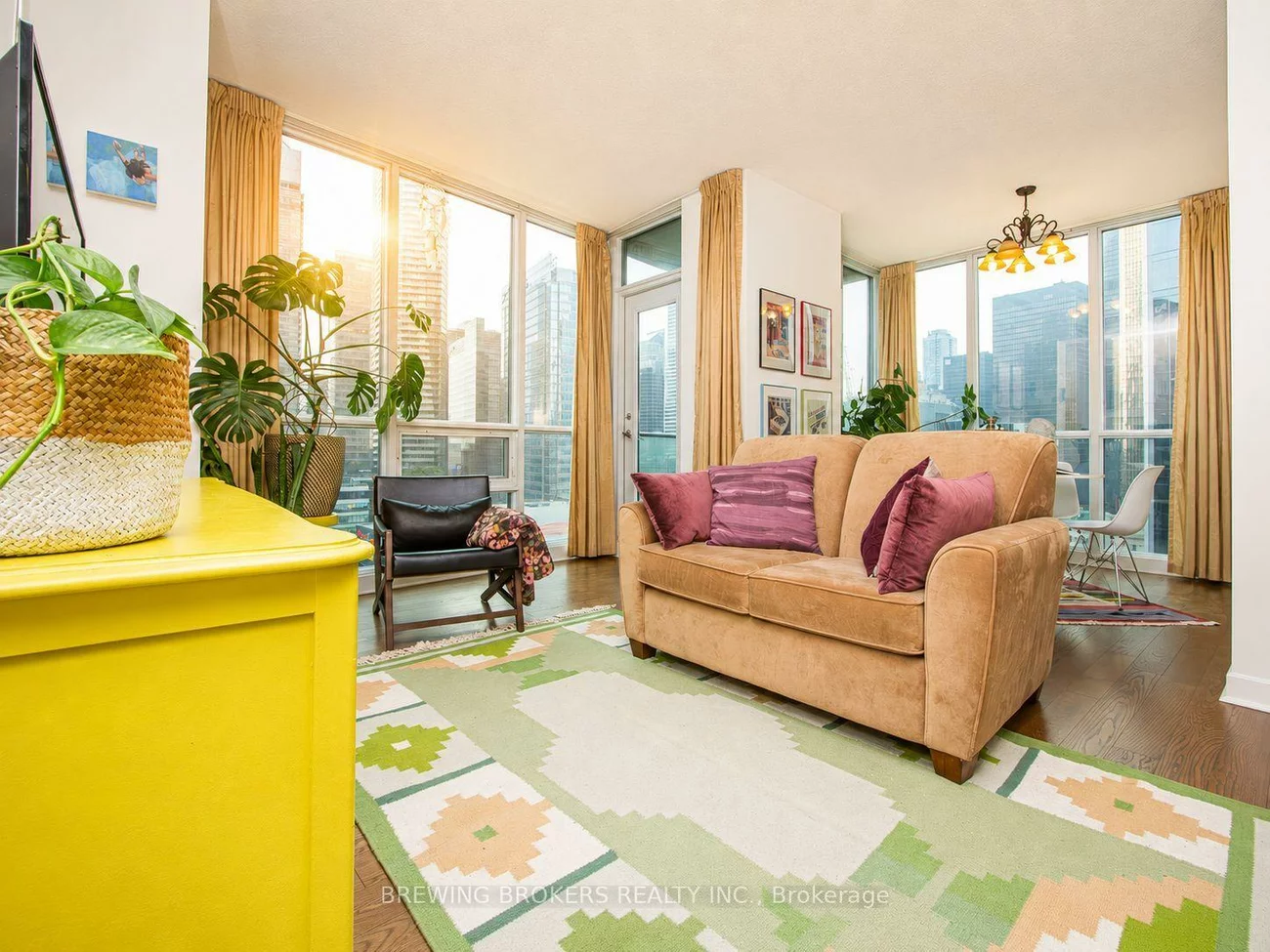18, Harbour, Waterfront Communities C1, Toronto