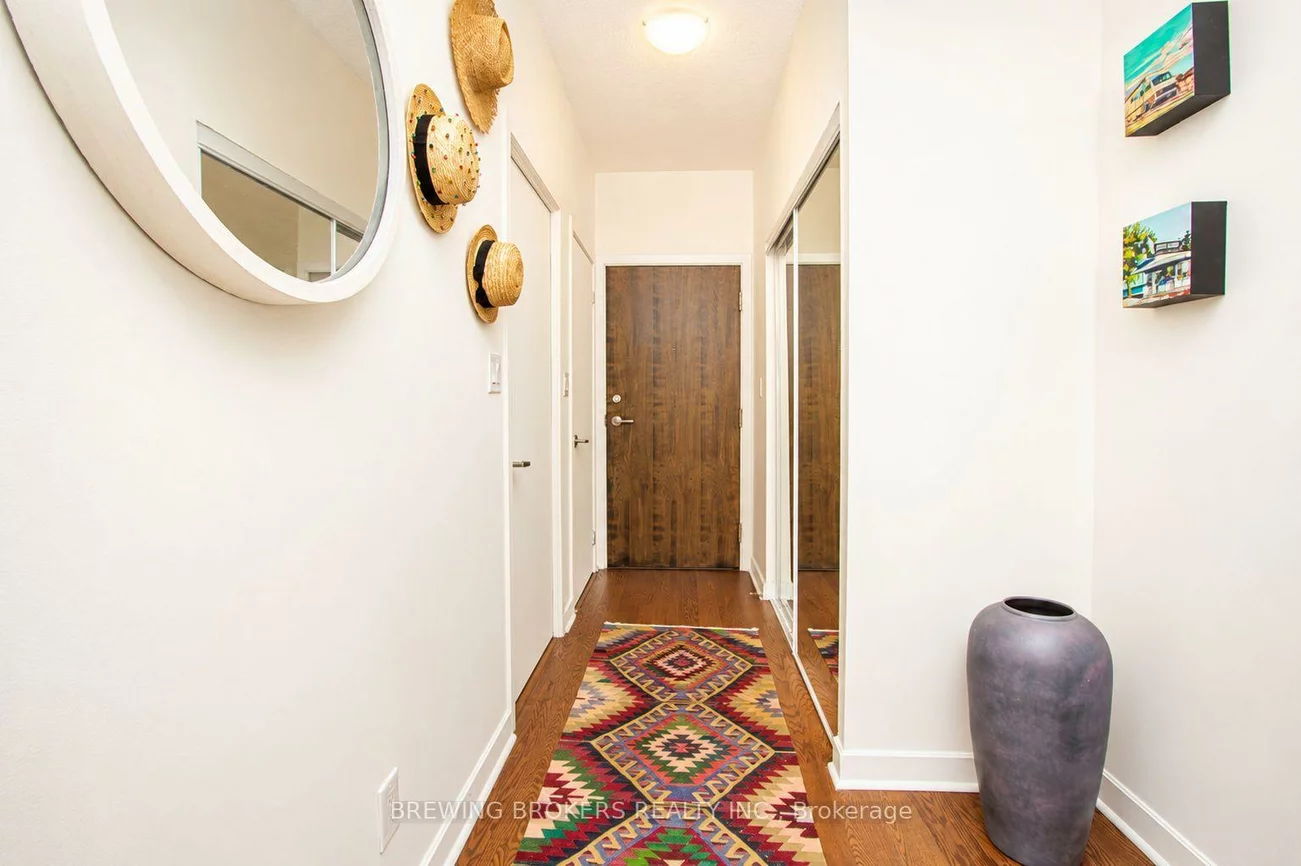 18, Harbour, Waterfront Communities C1, Toronto