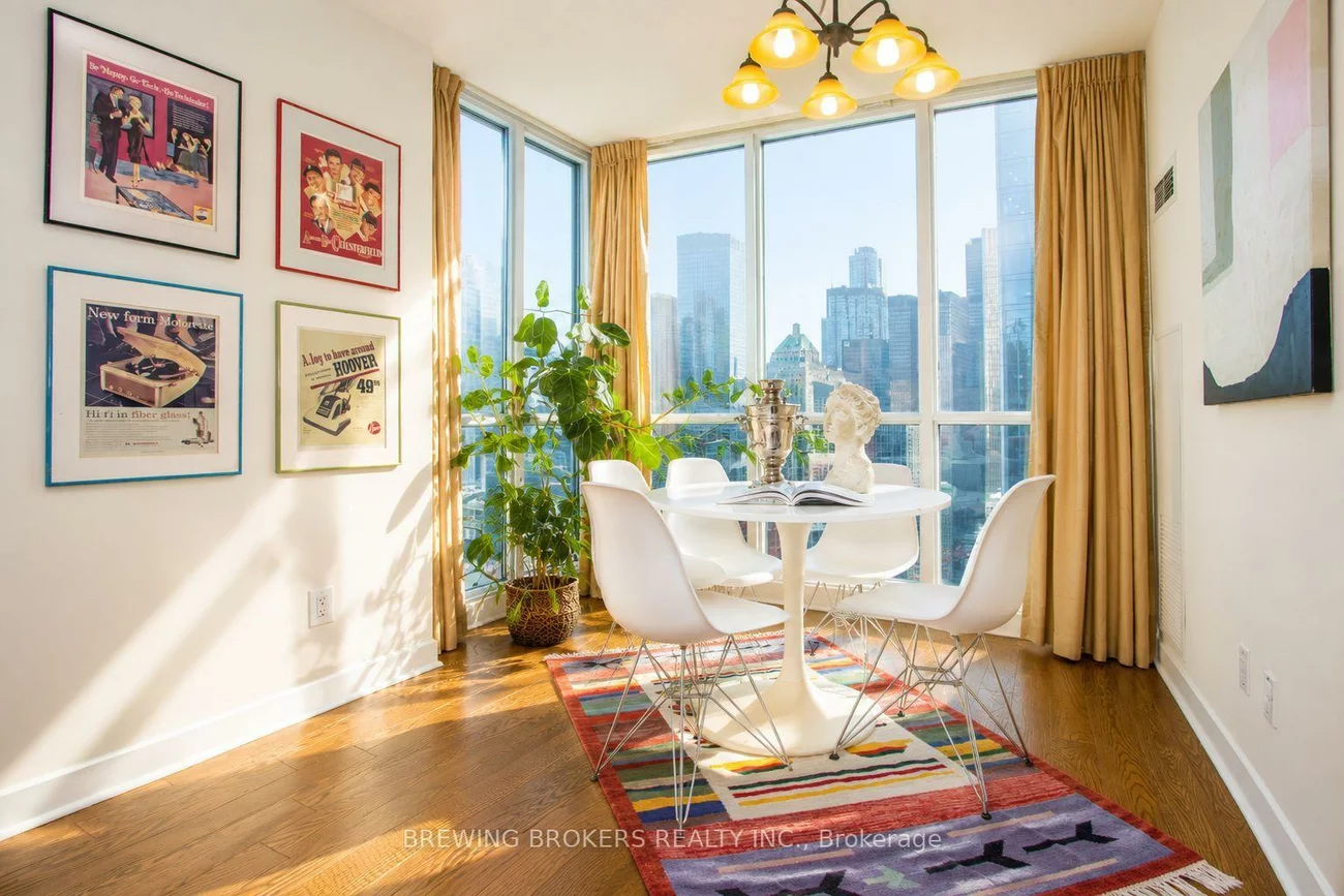 18, Harbour, Waterfront Communities C1, Toronto
