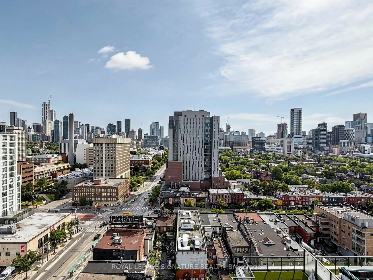 297, College, Kensington-Chinatown, Toronto