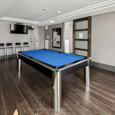 297, College, Kensington-Chinatown, Toronto