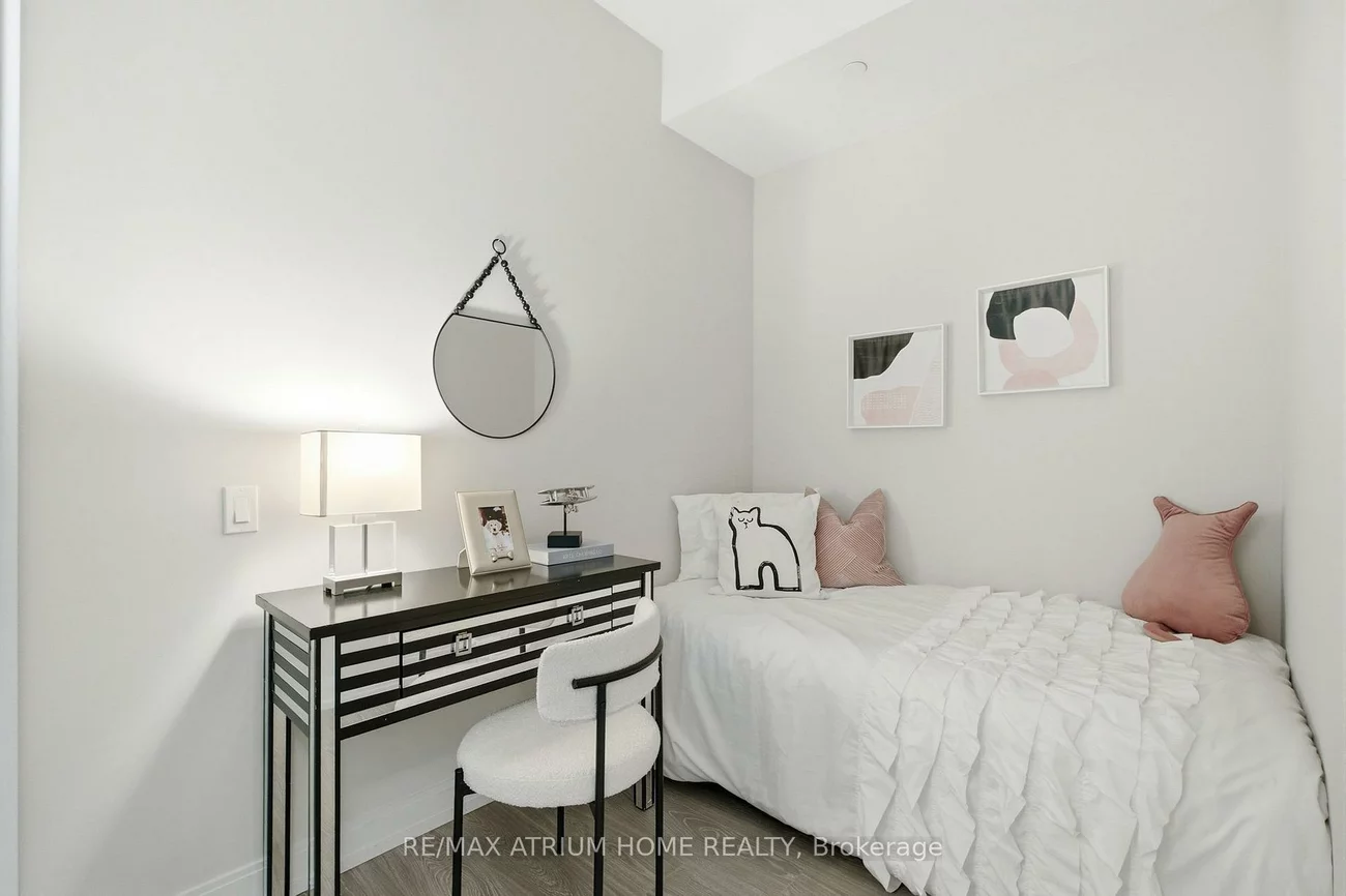 181, Dundas, Moss Park, Toronto