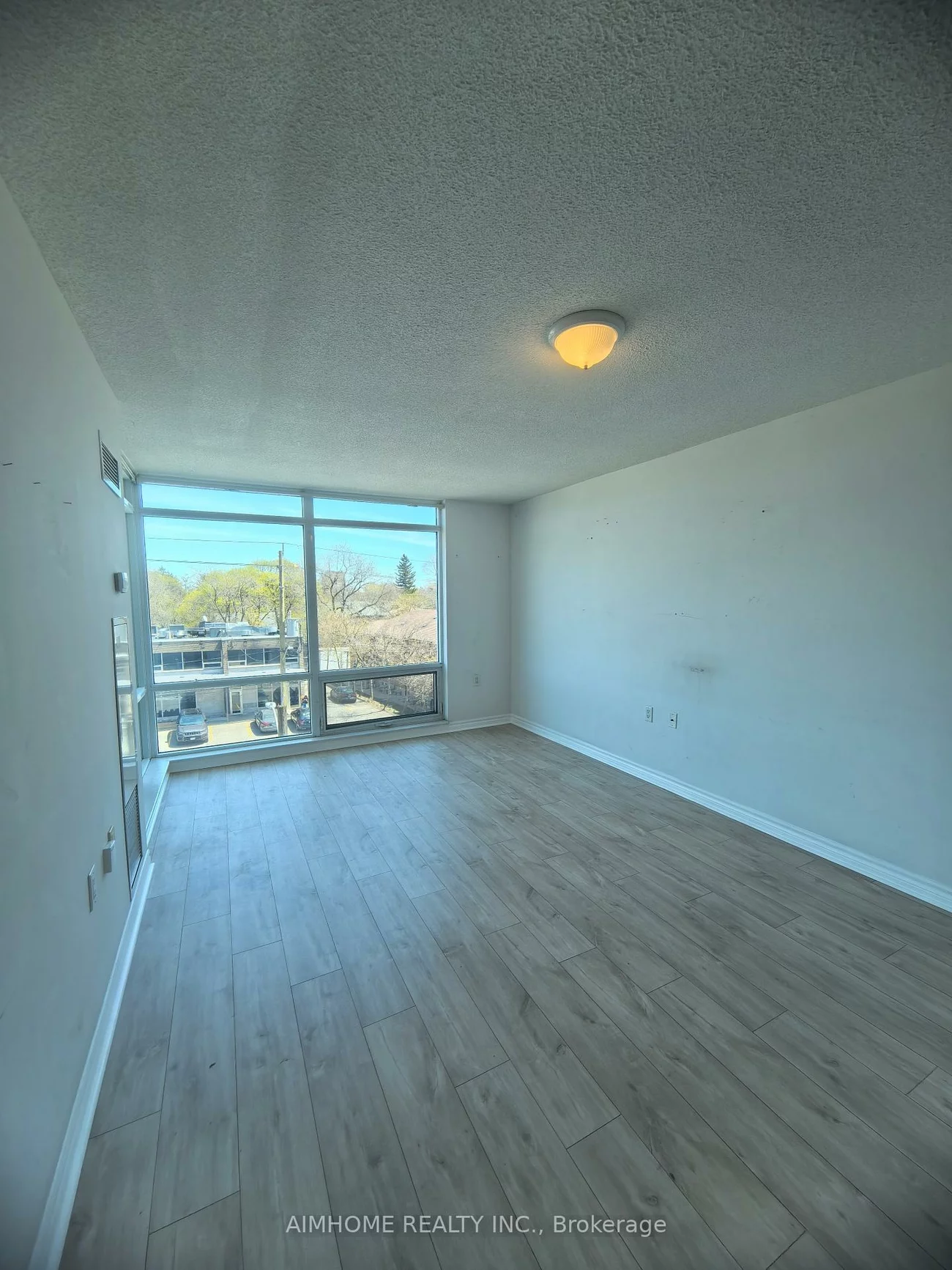 3830, Bathurst, Clanton Park, Toronto