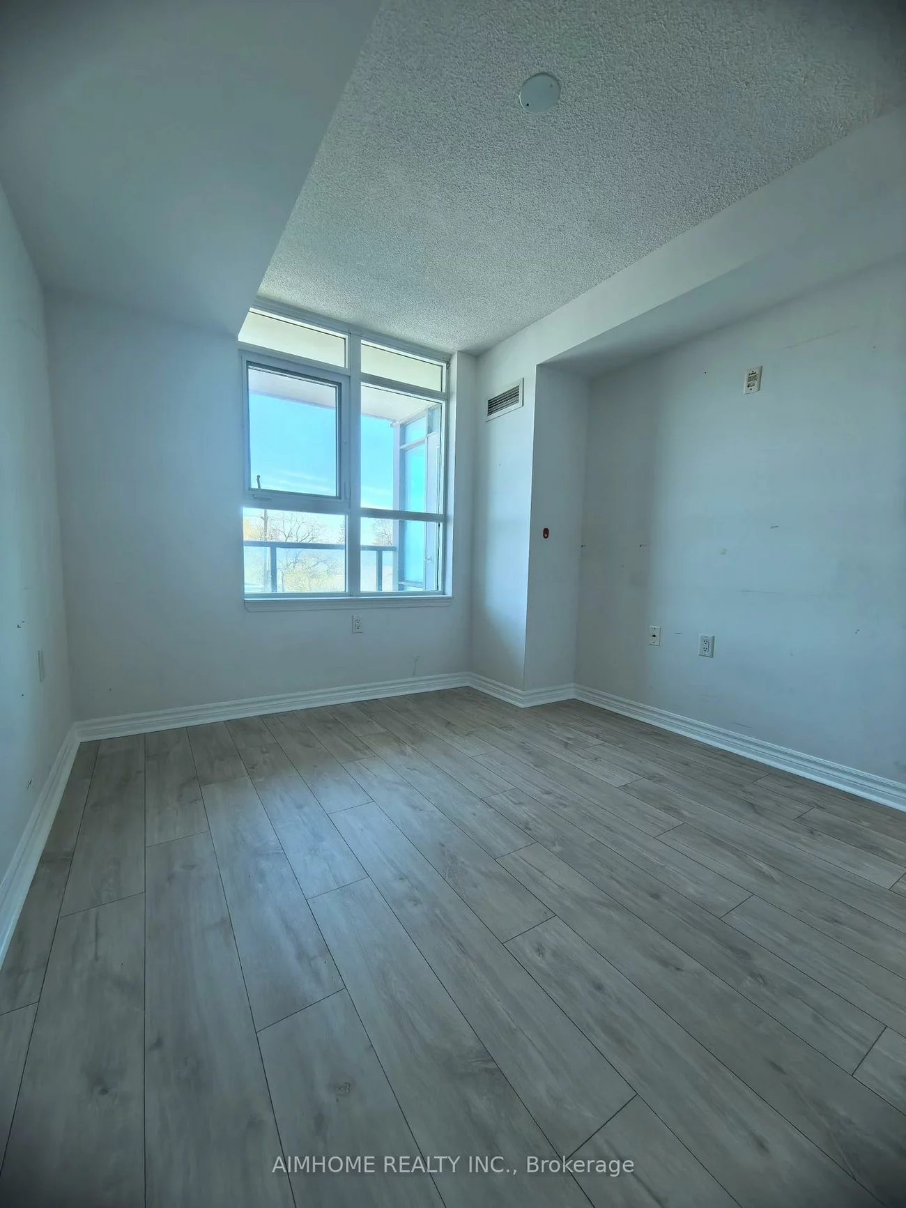 3830, Bathurst, Clanton Park, Toronto