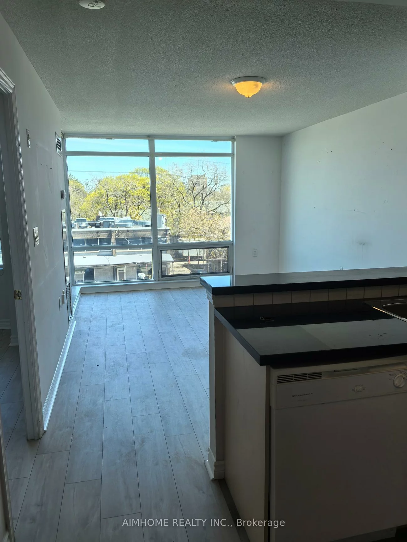 3830, Bathurst, Clanton Park, Toronto