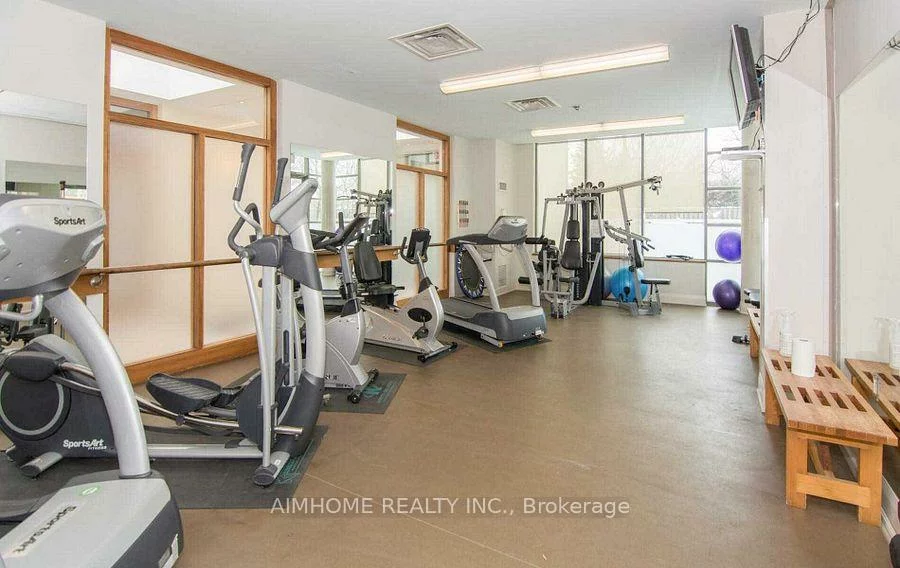 3830, Bathurst, Clanton Park, Toronto