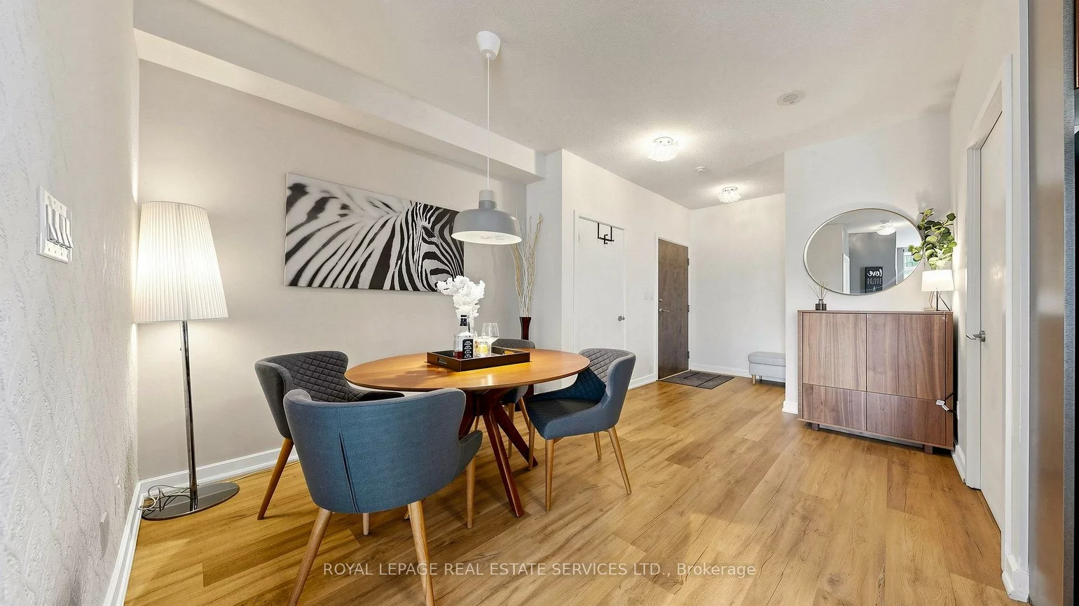 33, Bay, Waterfront Communities C1, Toronto