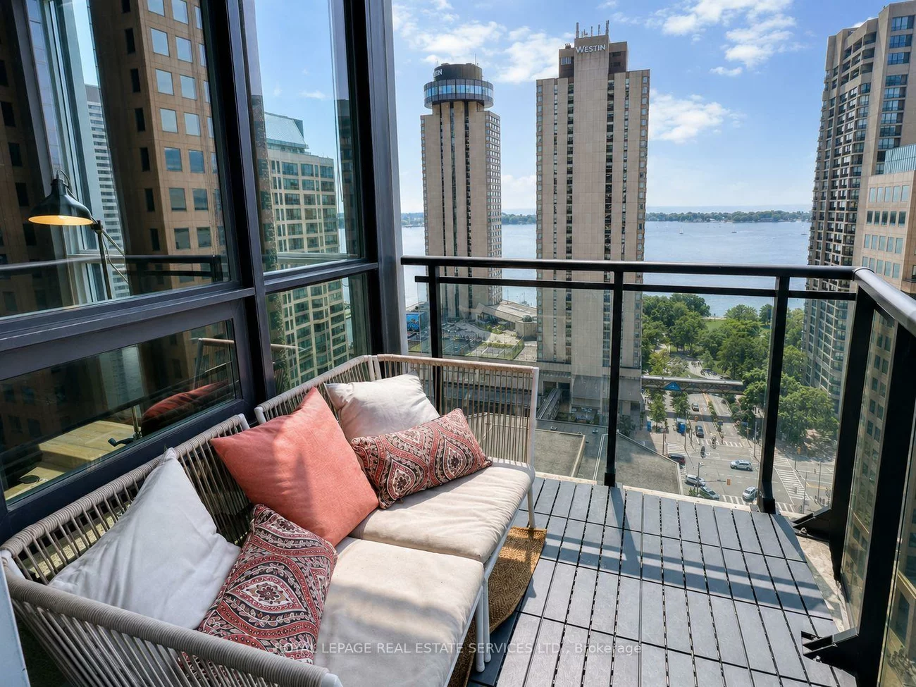 33, Bay, Waterfront Communities C1, Toronto