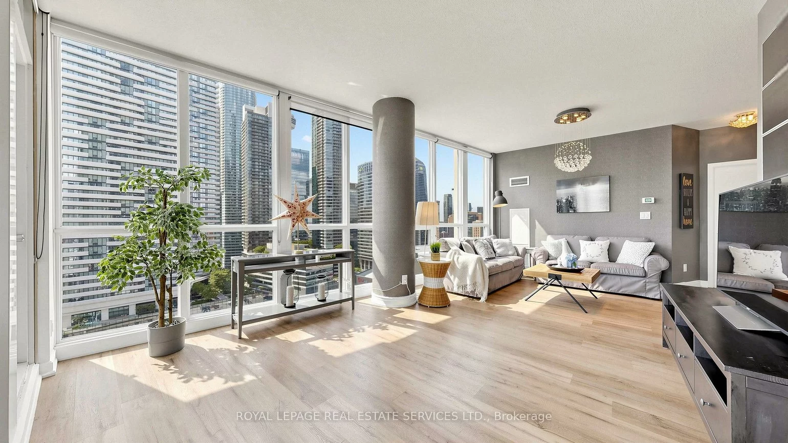 33, Bay, Waterfront Communities C1, Toronto