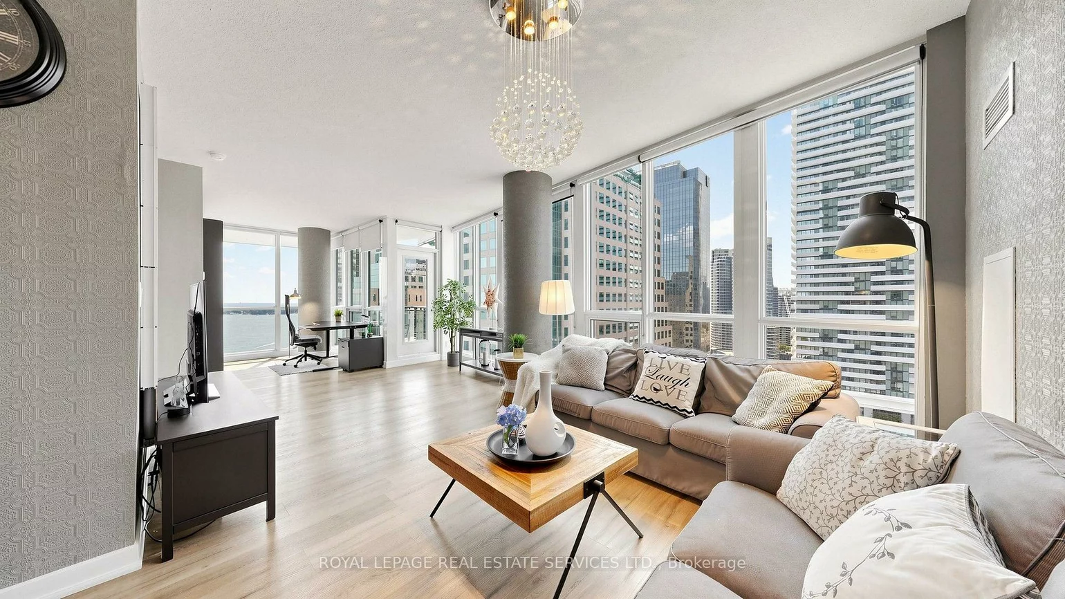 33, Bay, Waterfront Communities C1, Toronto