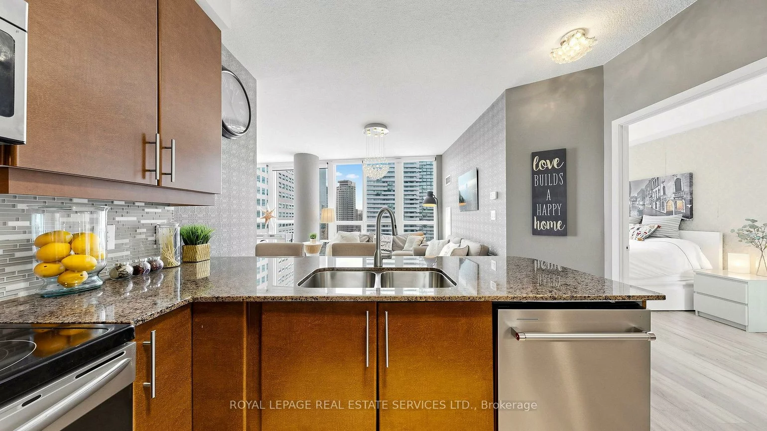33, Bay, Waterfront Communities C1, Toronto