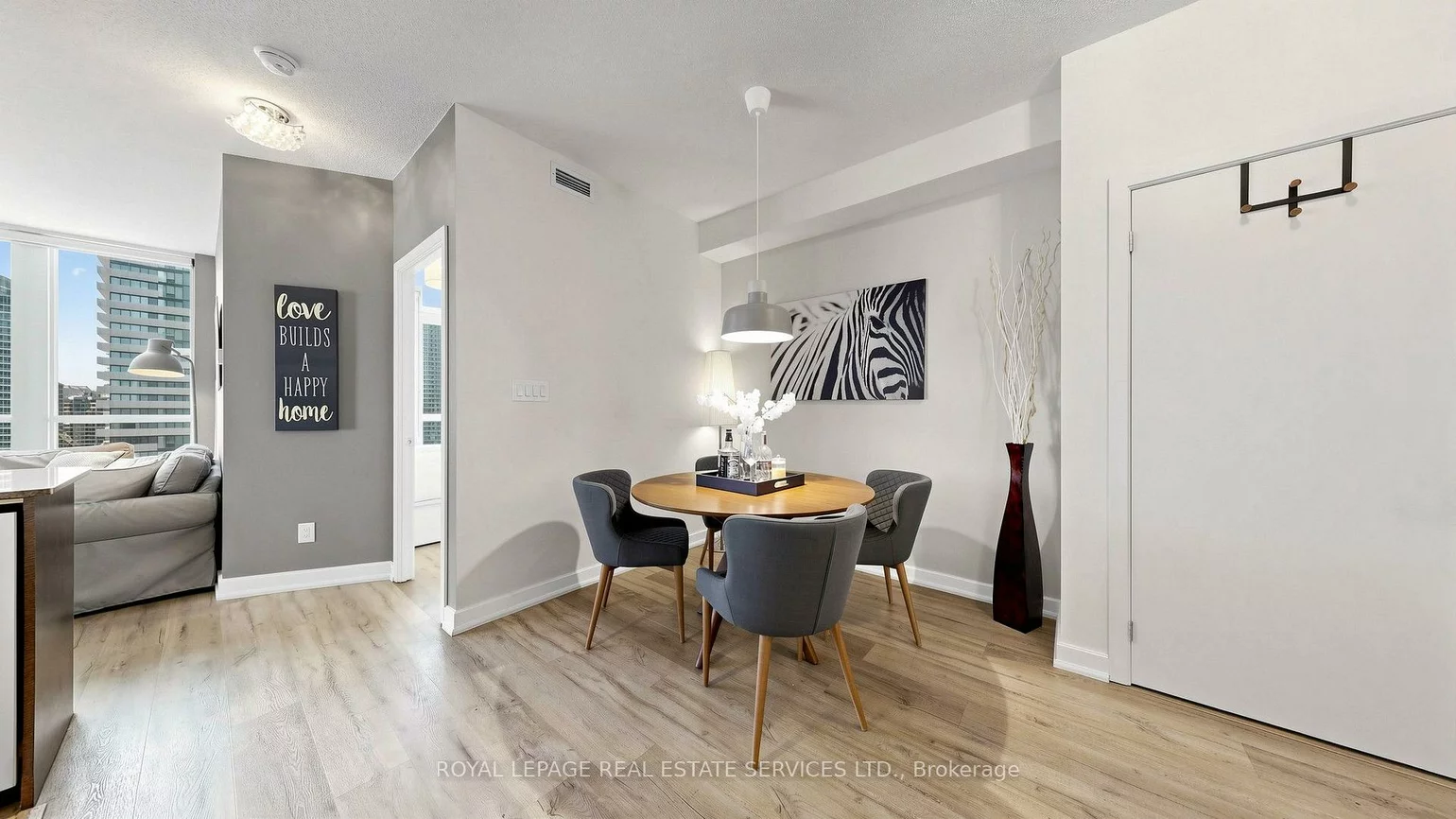33, Bay, Waterfront Communities C1, Toronto