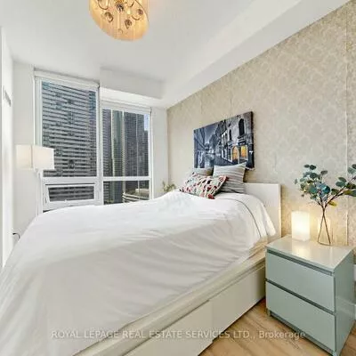 33, Bay, Waterfront Communities C1, Toronto