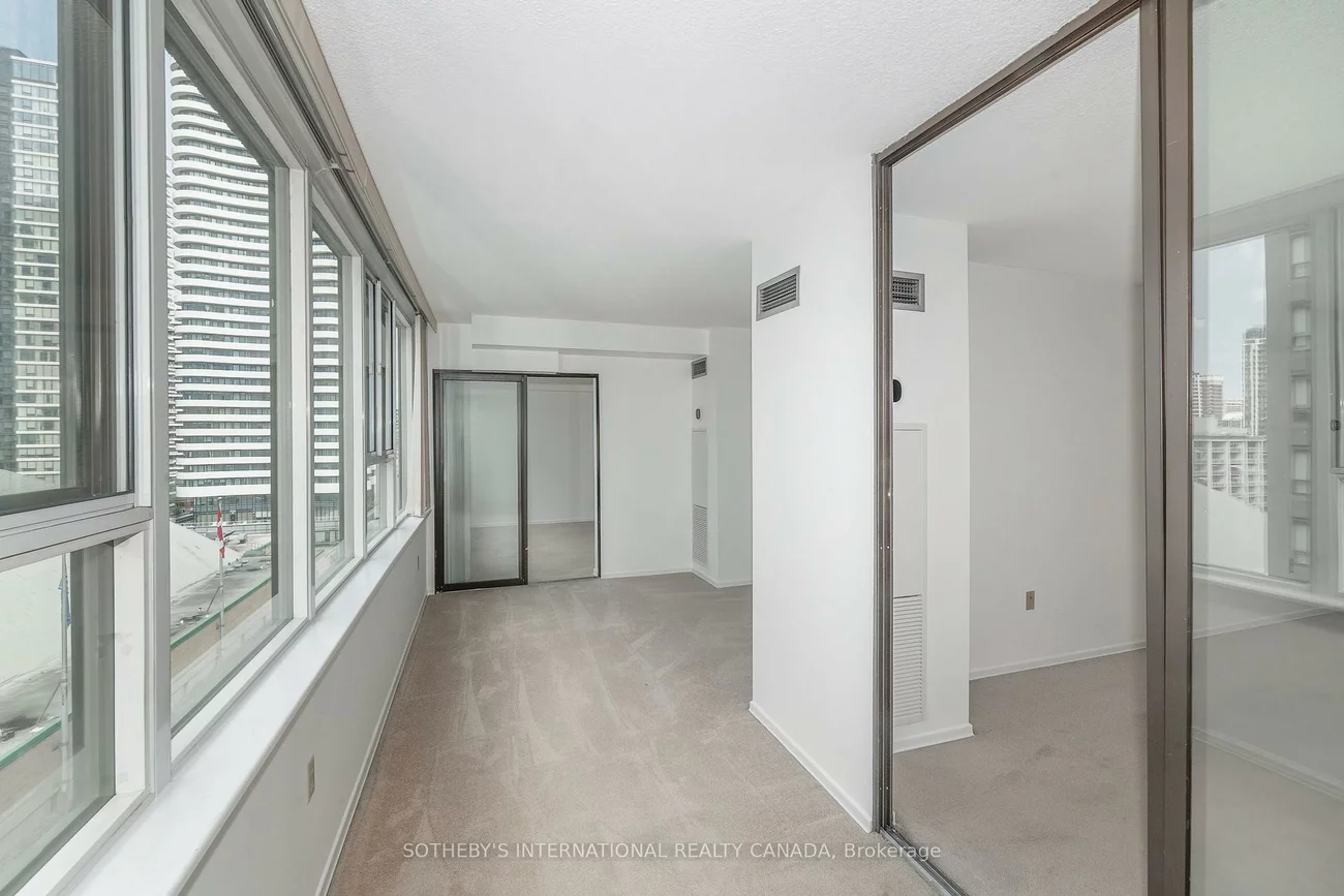 45, Carlton, Church-Yonge Corridor, Toronto