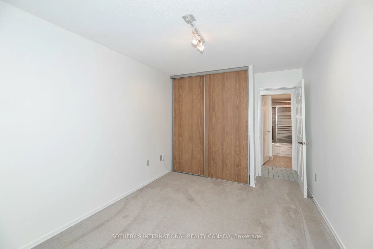 45, Carlton, Church-Yonge Corridor, Toronto