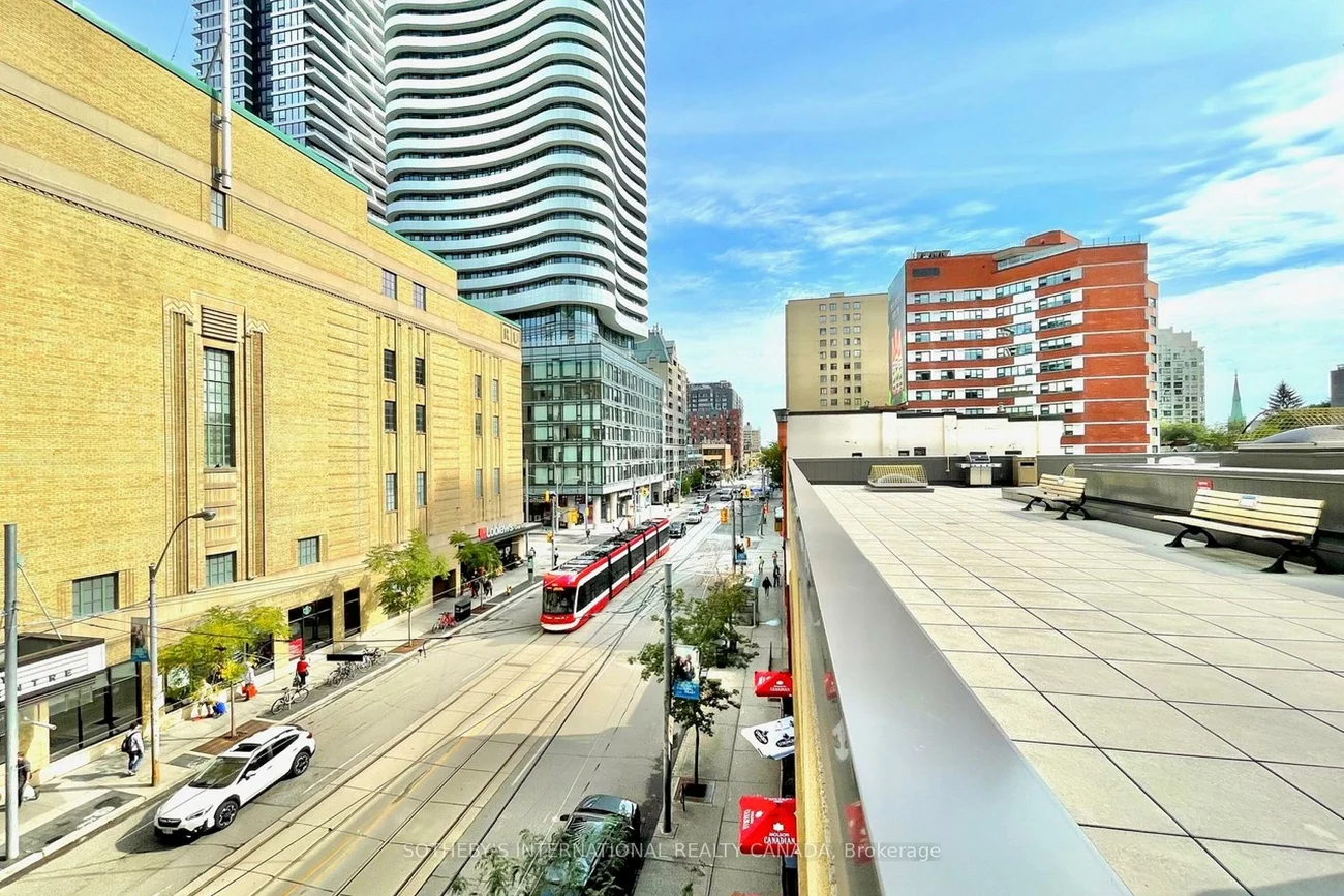 45, Carlton, Church-Yonge Corridor, Toronto