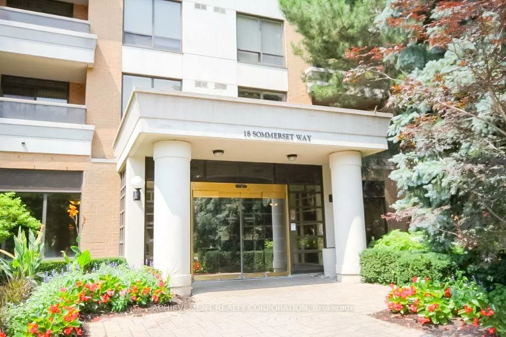 18, Sommerset, Willowdale East, Toronto