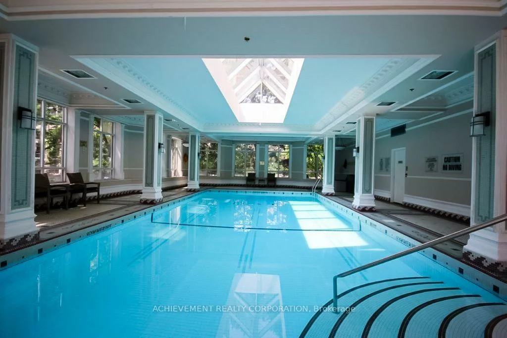 18, Sommerset, Willowdale East, Toronto