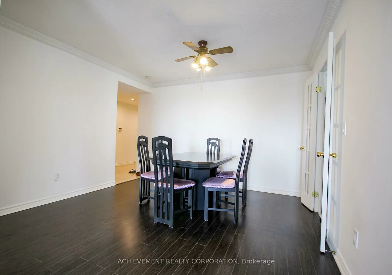 18, Sommerset, Willowdale East, Toronto