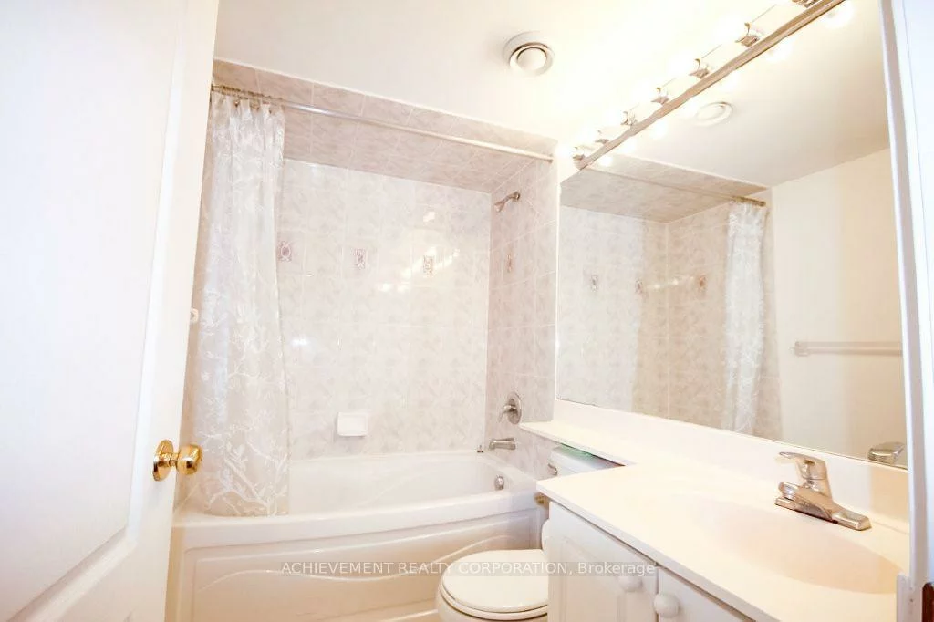 18, Sommerset, Willowdale East, Toronto