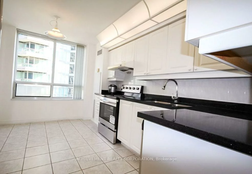 18, Sommerset, Willowdale East, Toronto