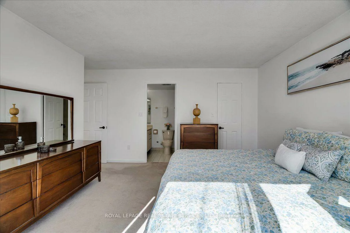 5444, Yonge, Willowdale West, Toronto